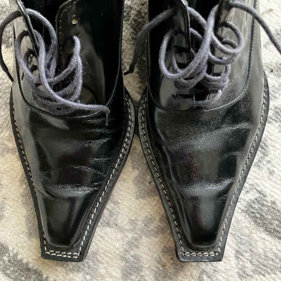 Robert Clergerie Black coated leather tapered toe lace up with geometric heel - Picture 12 of 14